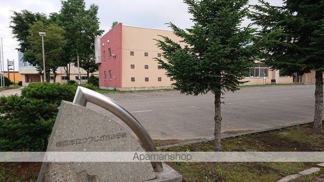 小学校　つつじが丘小学校（小学校）まで206m