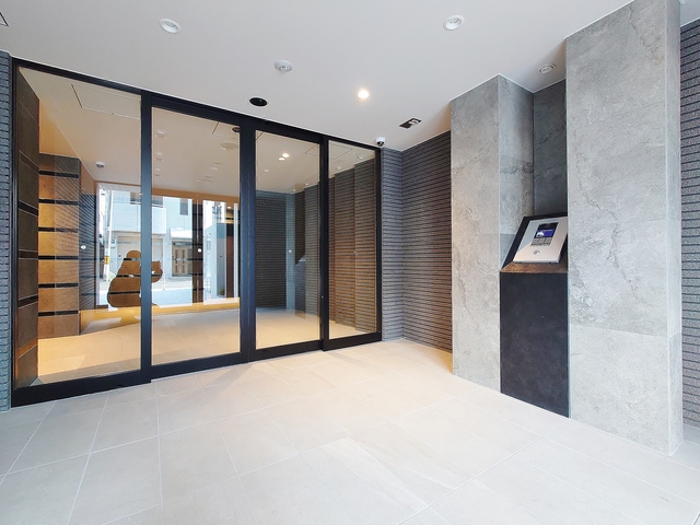 エントランス　オートロック・防犯カメラ・宅配ＢＯＸ・エレベーター完備