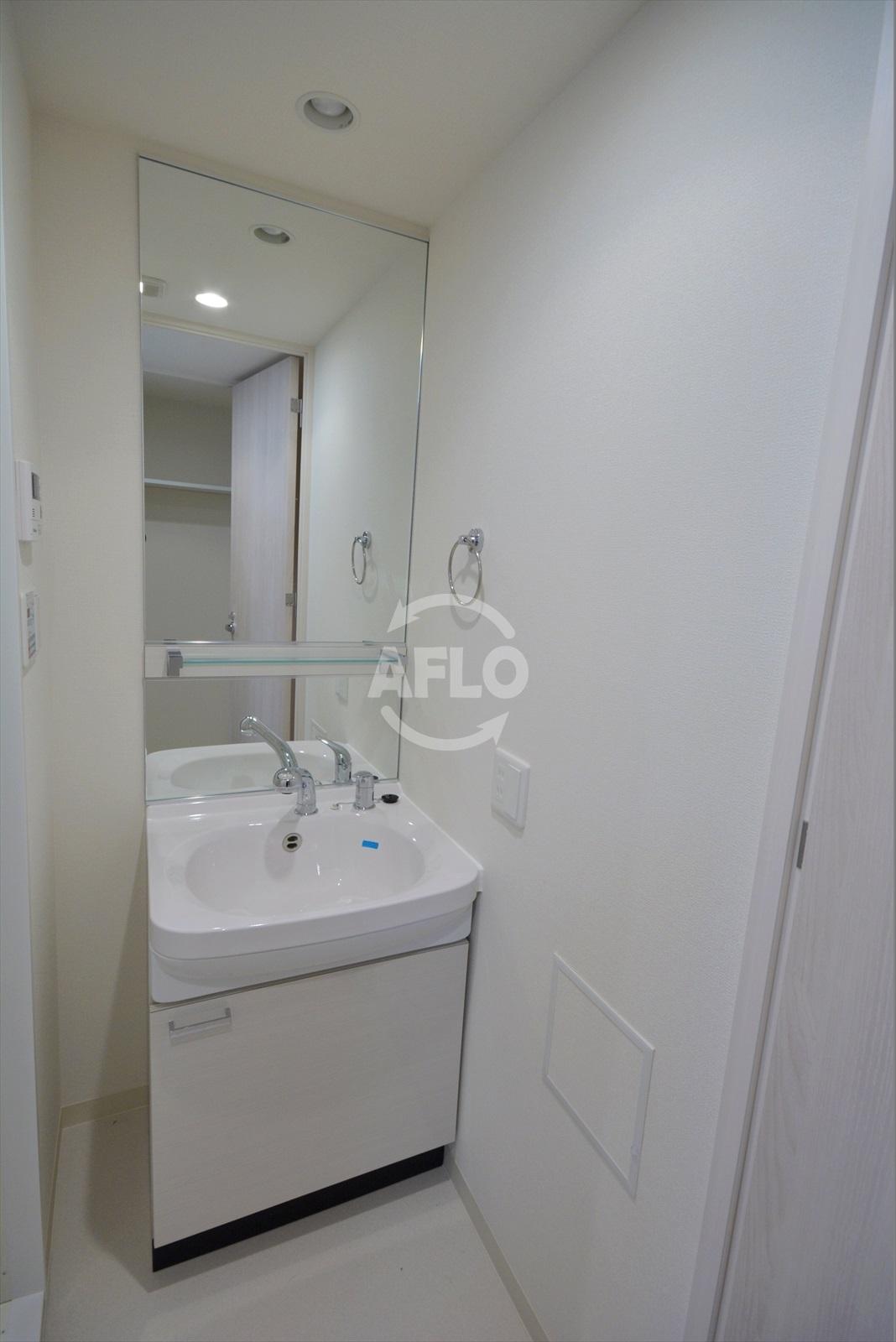 洗面設備　プレサンス北浜ラフェスタ　独立洗面台