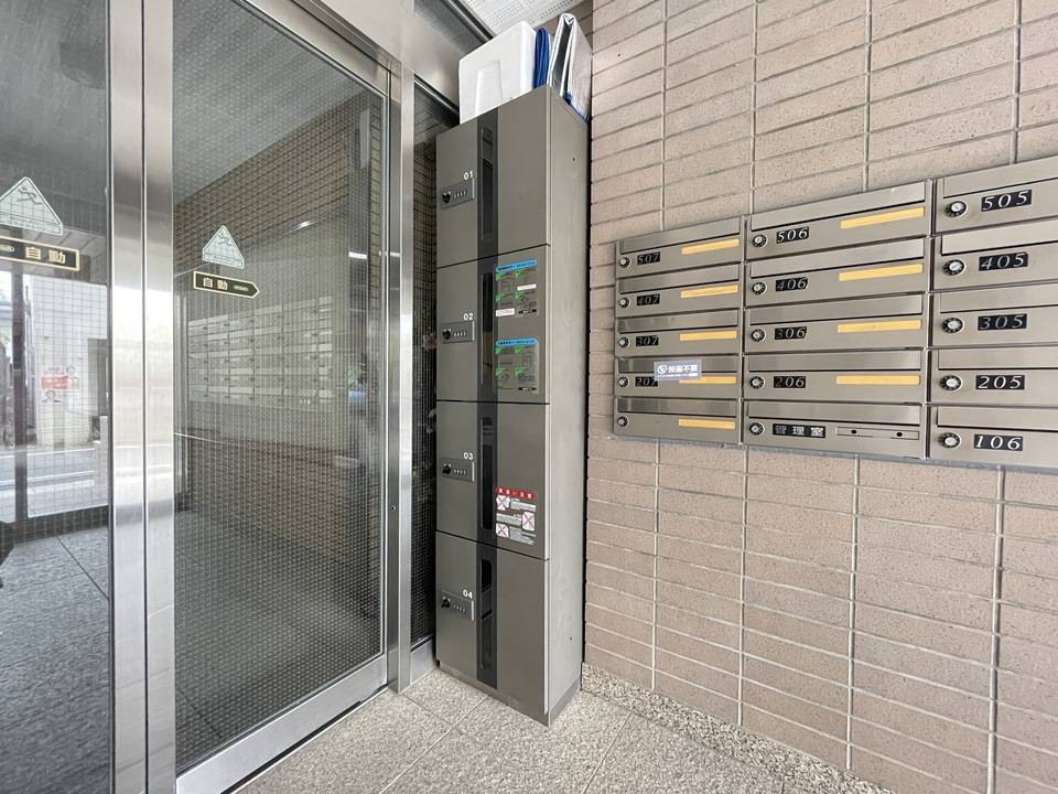 エントランス　宅配ボックス