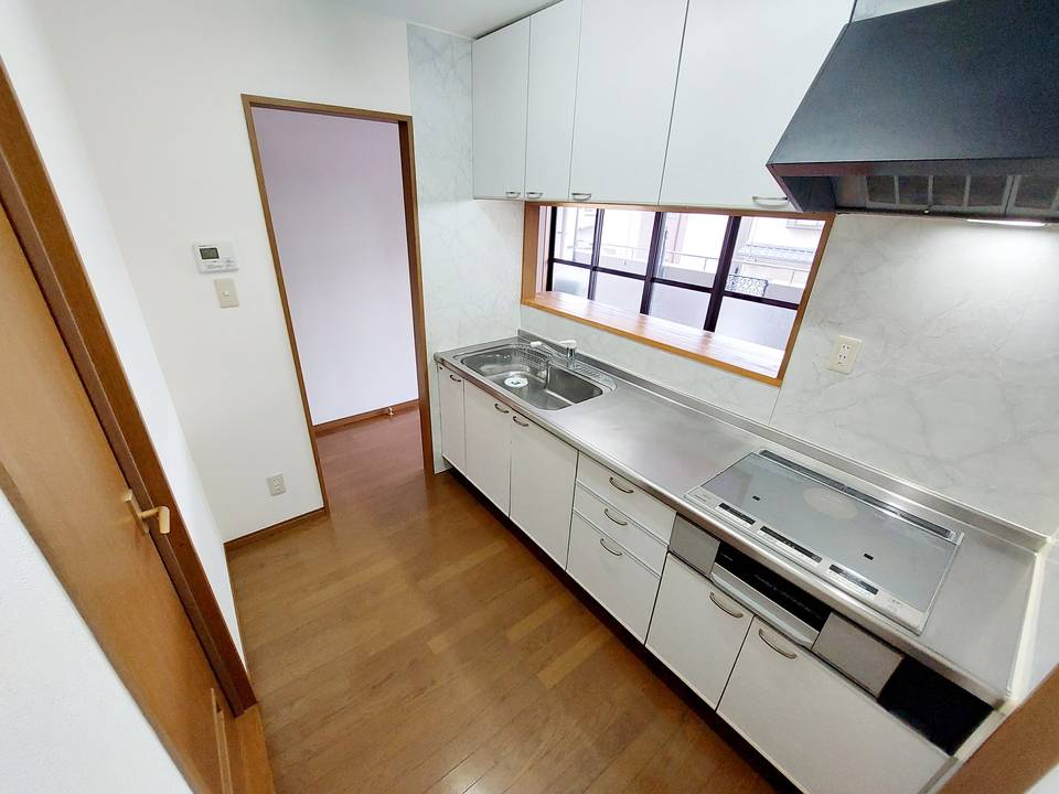 キッチン　IHクッキングヒーター