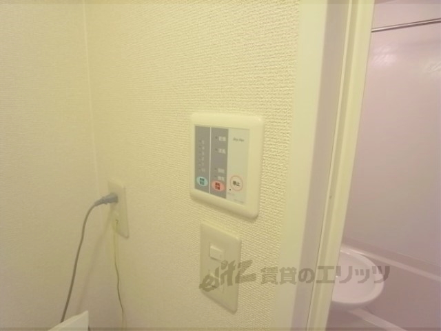 その他設備　給湯器リモコン