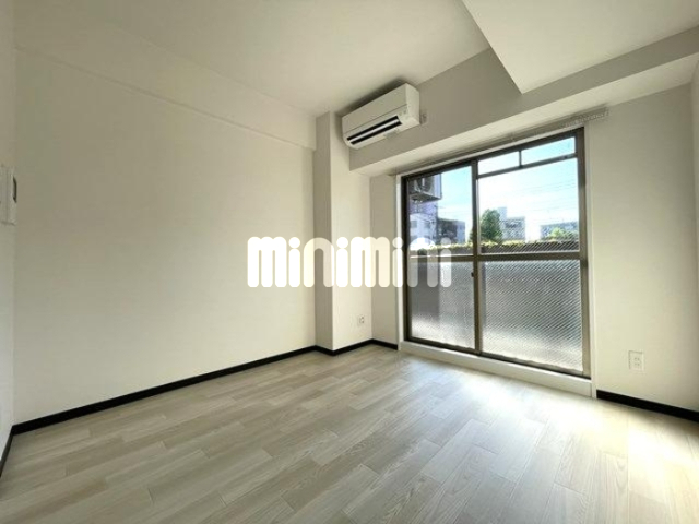 居室・リビング　採光の取れるリビング