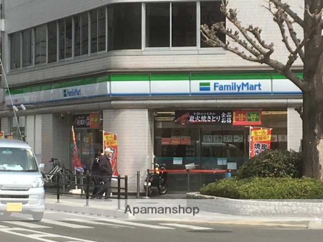コンビニ　ファミリーマート（コンビニ）まで379m