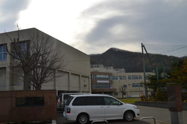 小学校　稲穂小学校（小学校）まで1103m