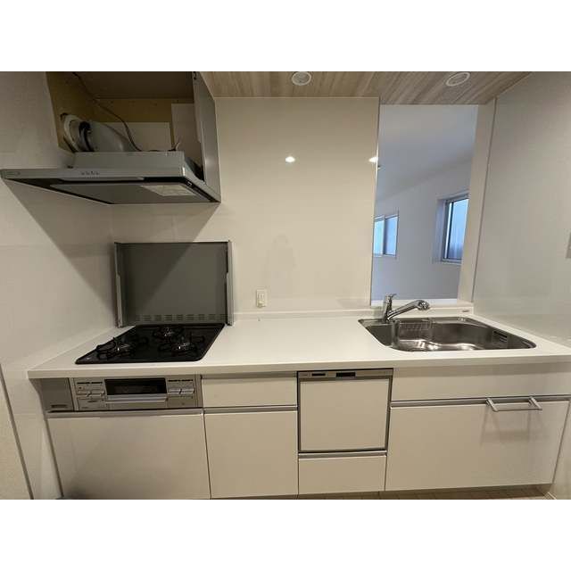 キッチン　コンパクトなキッチンで掃除もラクラク