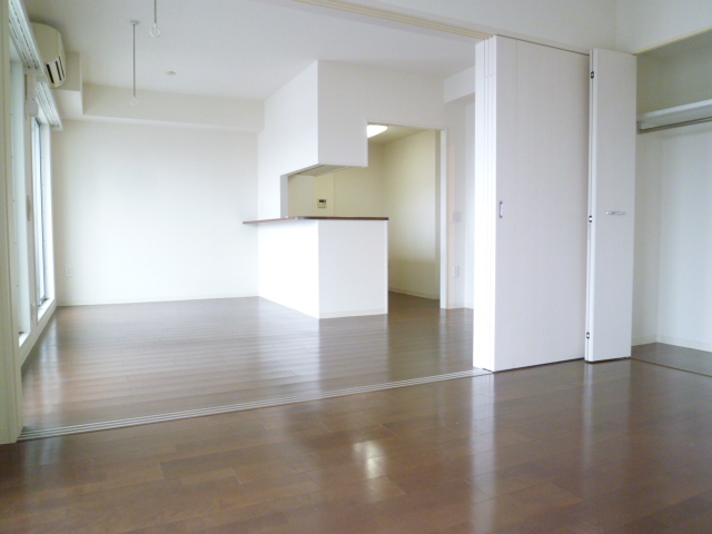 居室・リビング　エントランス