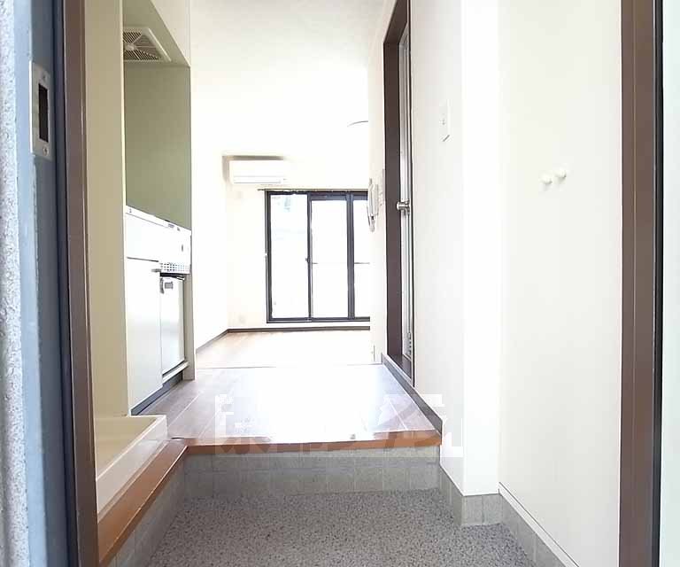 その他部屋・スペース　圧迫感のない廊下です。