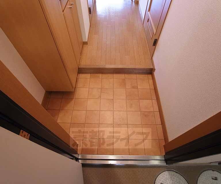 玄関　大きなシューズボックス付き