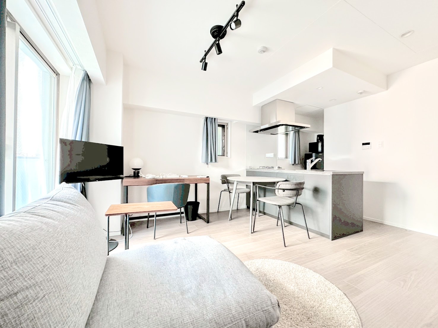 居室・リビング　家具家電はついておりません