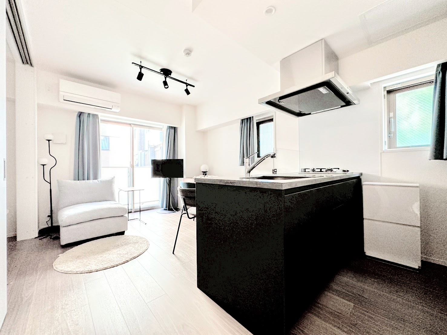 居室・リビング　家具家電はついておりません