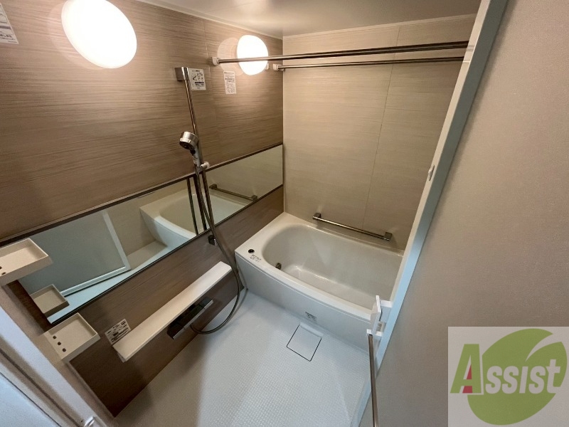 バス・シャワールーム　お風呂になります。一日の疲れを癒してくださいね。