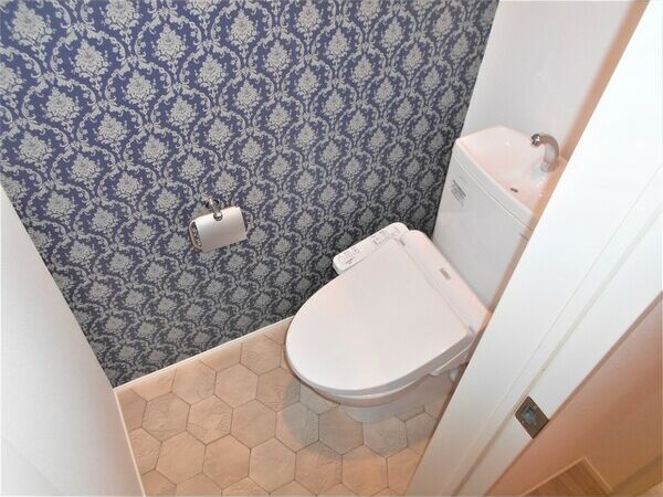 トイレ　温水洗浄便座