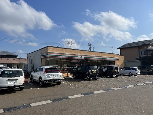 コンビニ　セブンイレブン 上越春日野店（コンビニ）まで573m