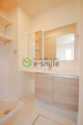 洗面設備　明るい洗面所です　※イメージ写真、現況優先