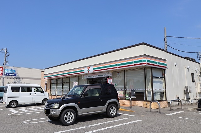 コンビニ　セブンイレブン（コンビニ）まで2406m