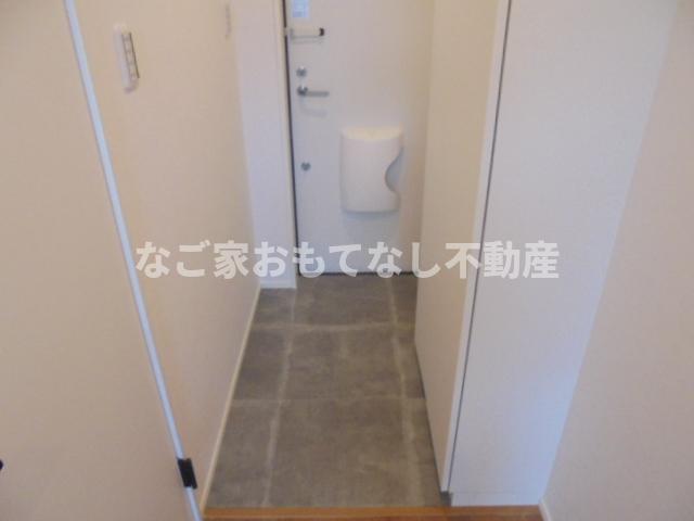 玄関　フレクール浄心　西区の物件はなご家おもてなし不動産へ。
