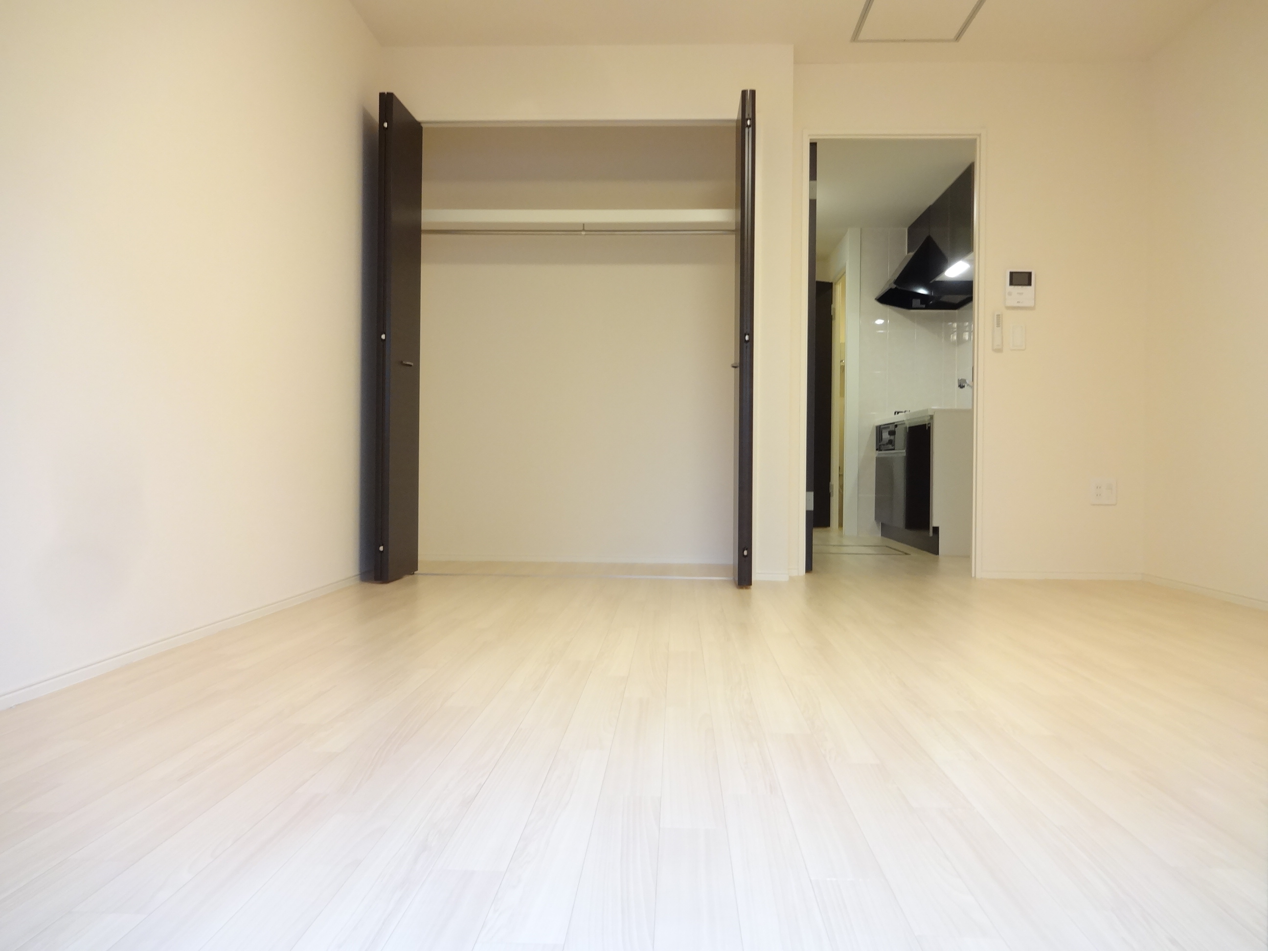 居室・リビング　室内