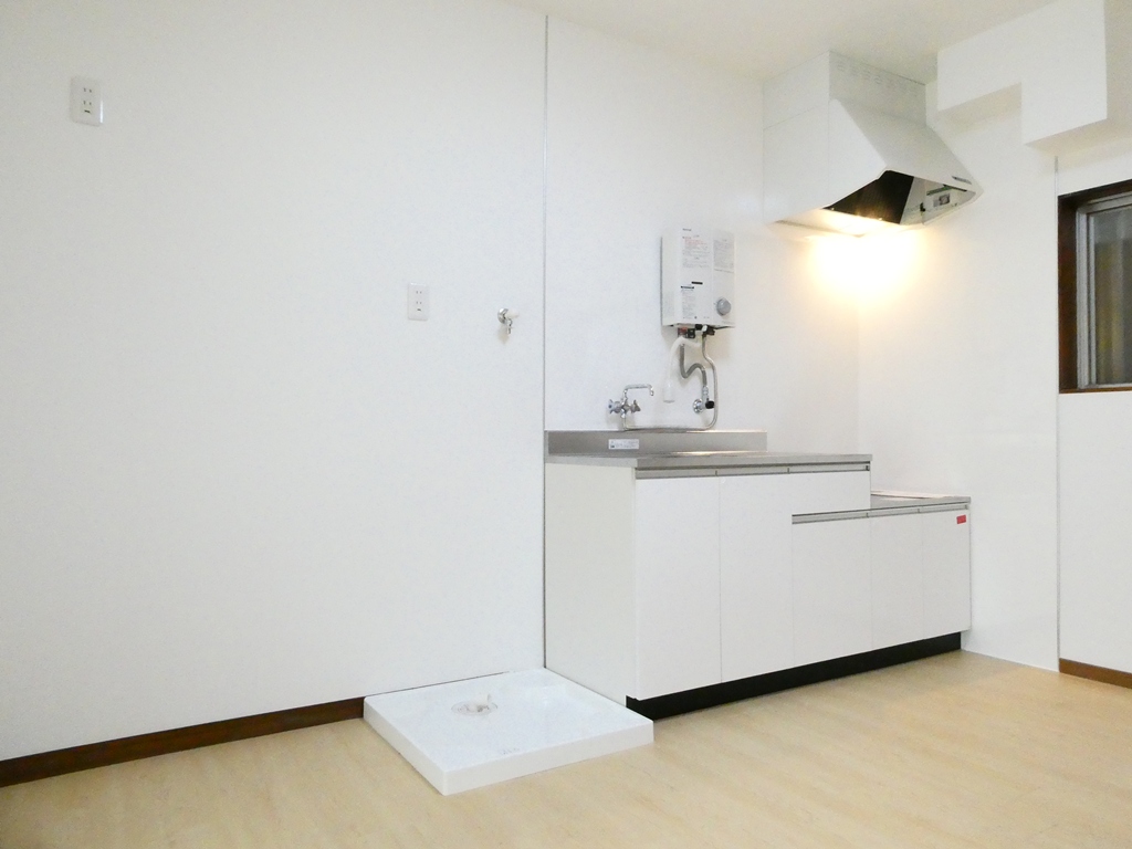 その他設備　洗濯機置場はキッチン横