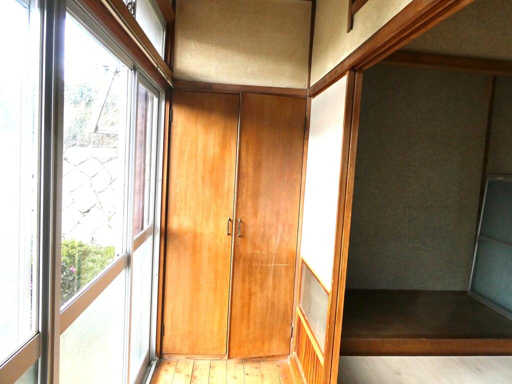 収納　１階の廊下の奥には収納が付いています
