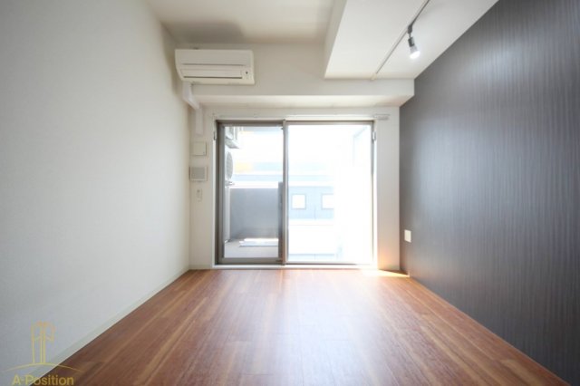 居室・リビング　SERENiTE本町エコート