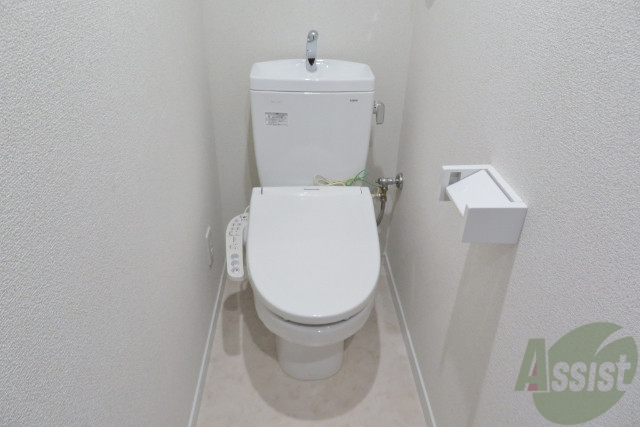 トイレ　嬉しいウォシュレット機能付きです。シャワートイレは便利ですね
