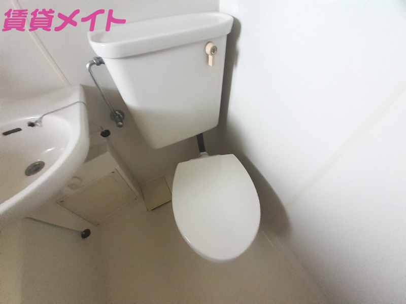 トイレ　別部屋写真参照。