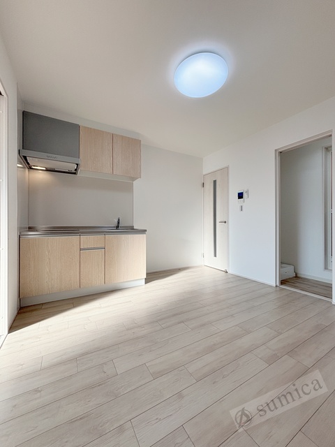 居室・リビング　ホワイトベースで明るい内装♪