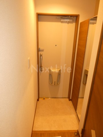 玄関　アムールイソベ