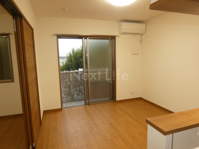 居室・リビング　アムールイソベ