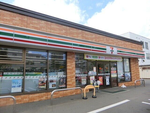 コンビニ　セブンイレブン札幌北19条東店（コンビニ）まで100m