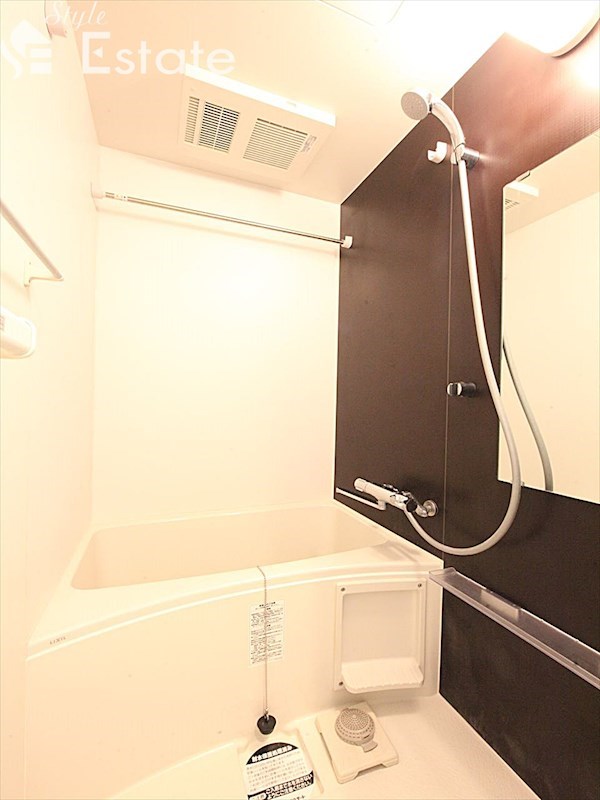 バス・シャワールーム　バスルーム