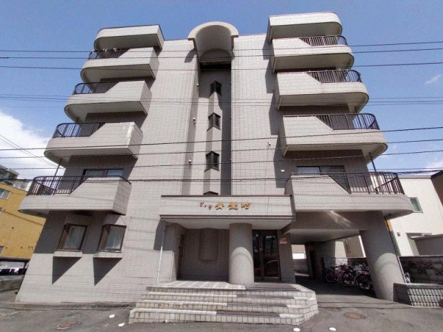 建物外観　都市ガス採用のリフォーム済で綺麗になったお部屋です♪