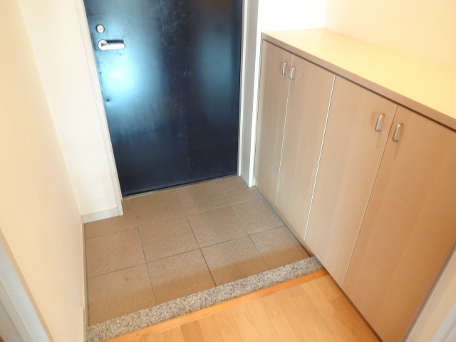 玄関　同間取り参考写真（現況を優先します。）