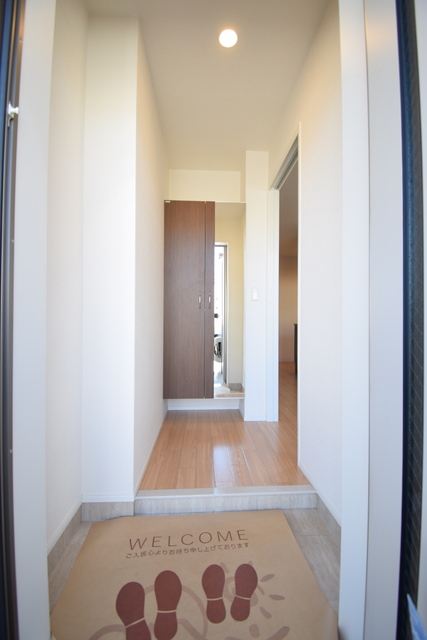 玄関　玄関から見える廊下です★