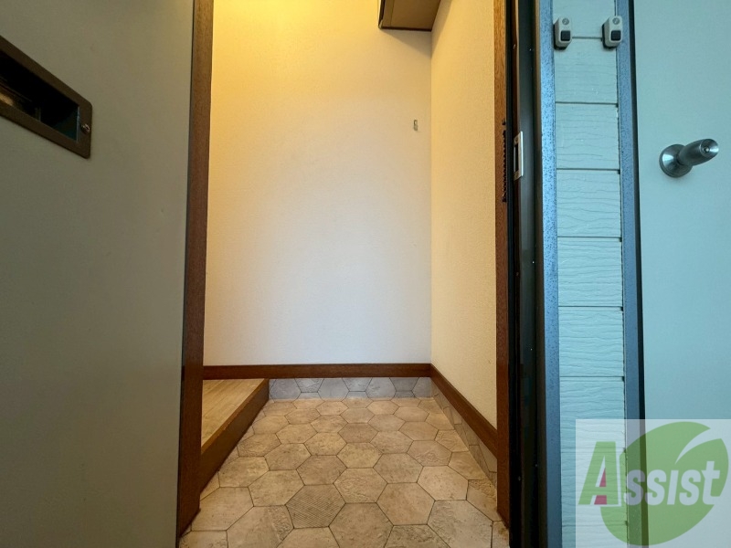 玄関　玄関の様子です。明るい印象ですね。気分もあがりそう。