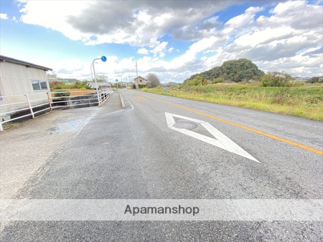 その他　前面道路（その他）まで0m