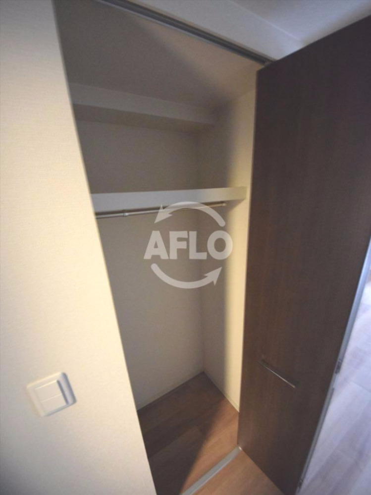 収納　プレサンス本町エクセトラ　クローゼット