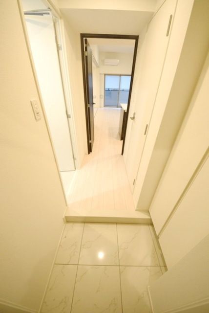 玄関　★広々靴箱付きの玄関です★