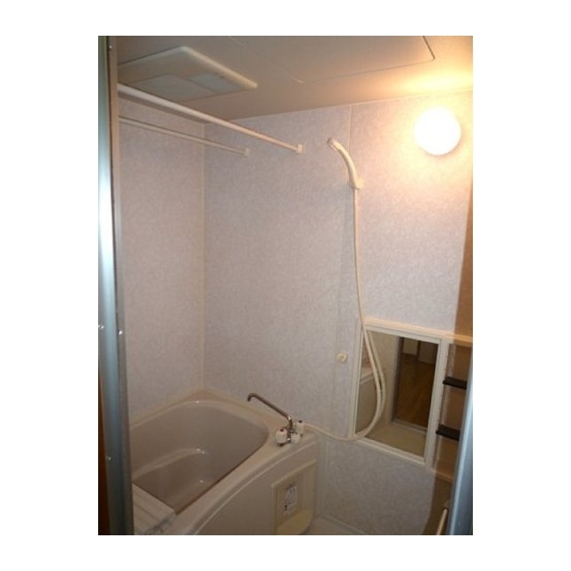 バス・シャワールーム　浴室乾燥機もついています！