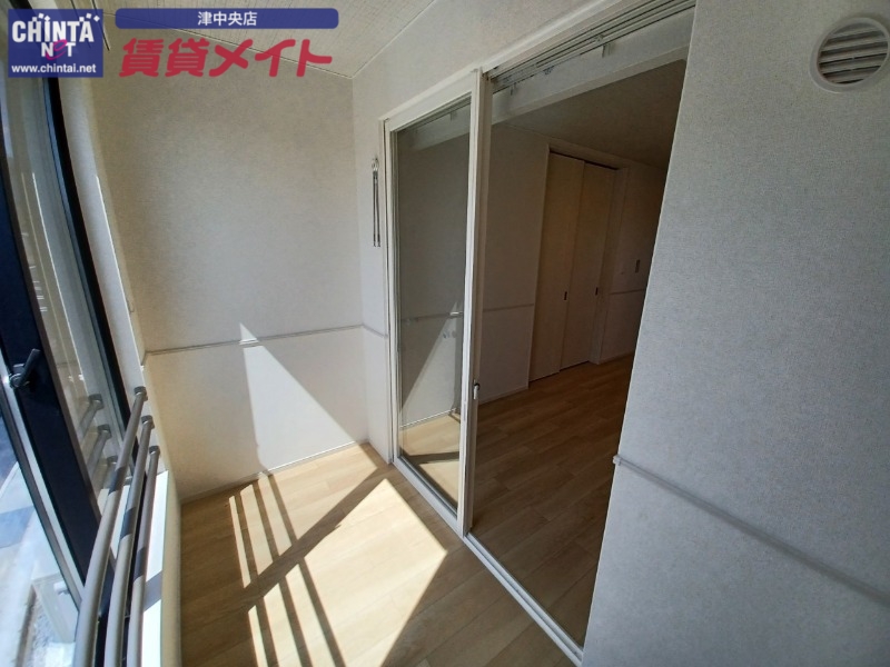 バルコニー　同型部屋写真です。