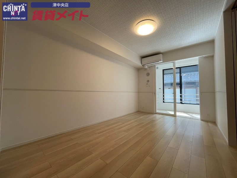 居室・リビング　同型部屋写真です。
