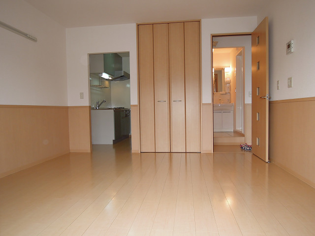 居室・リビング　室内