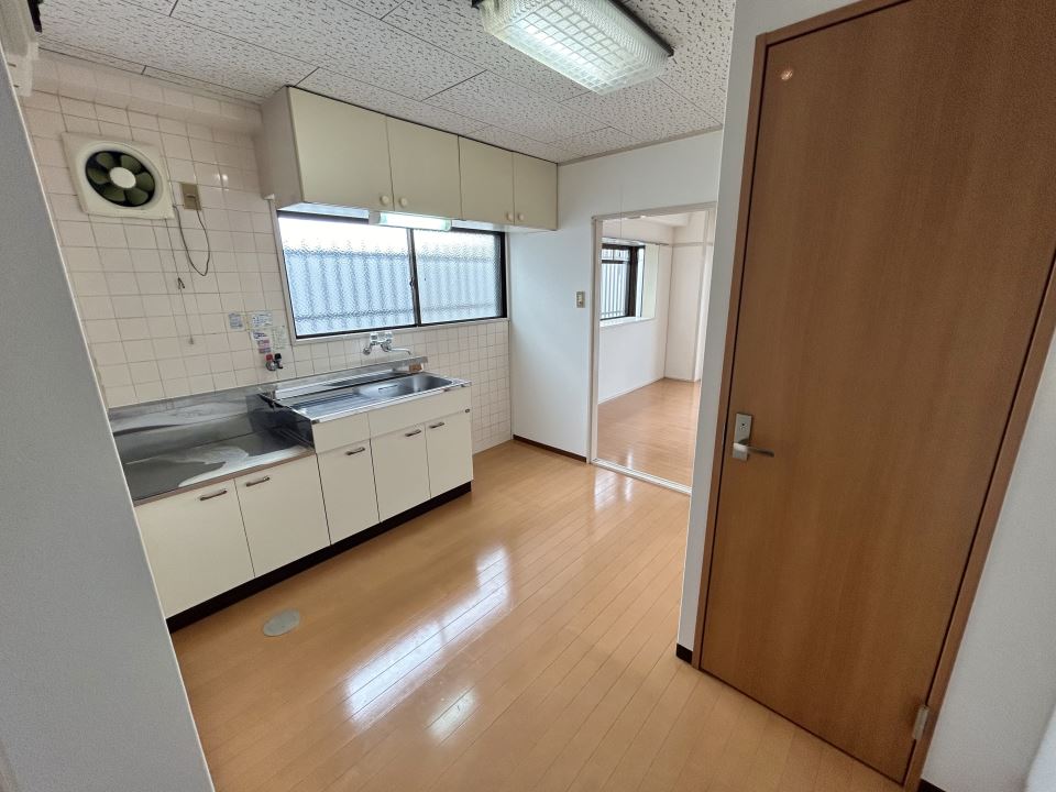 居室・リビング　設備でエアコン付いております！