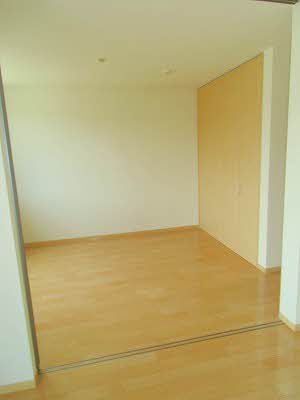 居室・リビング　洋室２