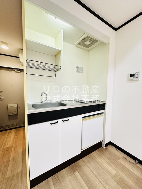 キッチン　火を使わず安心でお掃除も簡単なＩＨコンロ１口付です♪