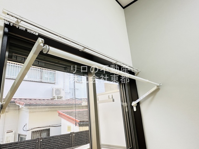 その他設備　室内物干し用金具付！日中の外出や雨の日のお洗濯に便利☆