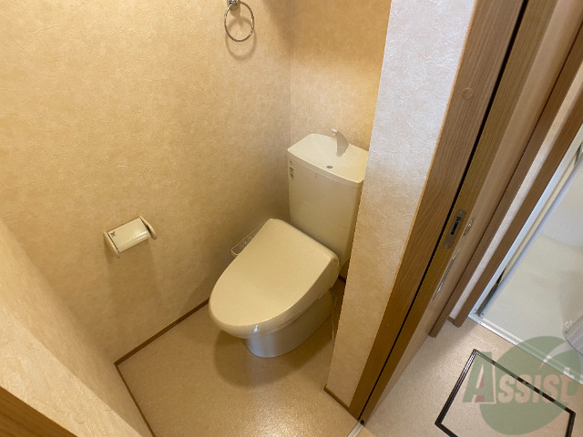 トイレ　ウォシュレット付きのトイレです。シャワートイレは日本の宝。