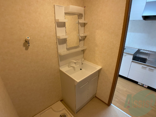 洗面設備　シャンプードレッサー。身支度はここでばっちり。