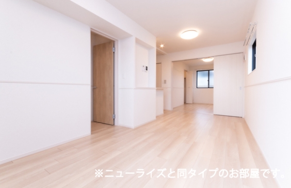 居室・リビング　※参考写真　同建築メーカー施工の同間取完成他物件のものです。